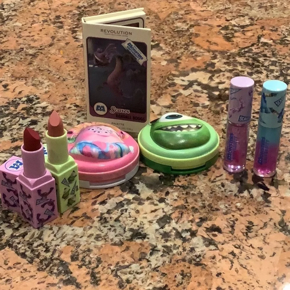 Revolution Disney Monsters University Pixar Limited Edition Make Up Bundle